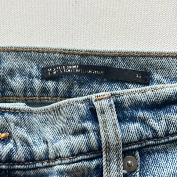 🎉 HOST PICK 🎉 Mid-Rise Denim Short - Picture 5 of 10